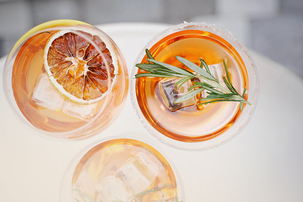 Warum enthält Kombucha Alkohol? – Alle deine offenen Fragen zum Thema im Überblick!